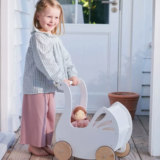 Sweet Swan Pram
